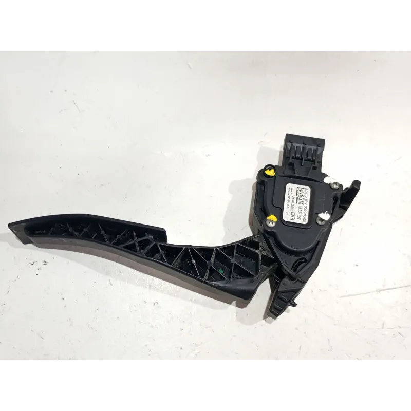 Recambio de potenciometro pedal gas para opel insignia a (g09) 2.0 cdti (68) referencia OEM IAM 13237352  