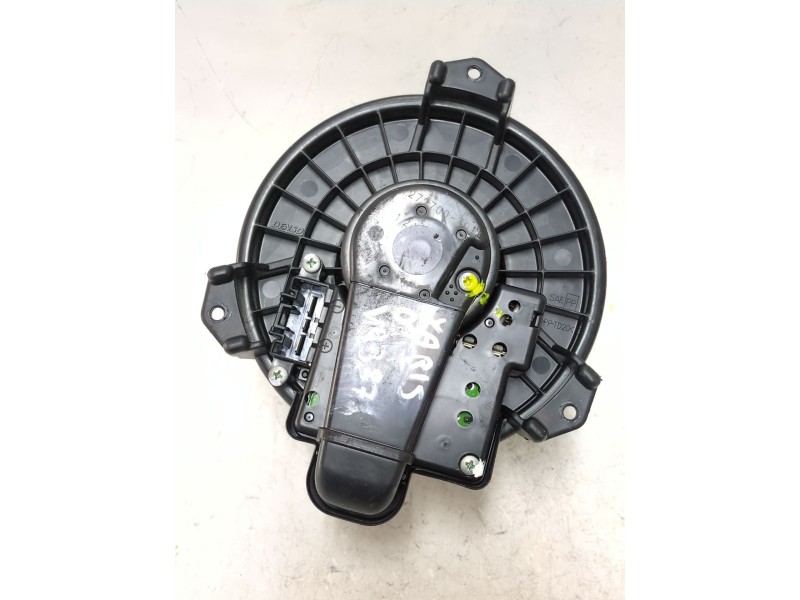 Recambio de motor calefaccion para toyota yaris (ksp9/scp9/nlp9)(08.2005) 1.3 vvt-i referencia OEM IAM 272700301  