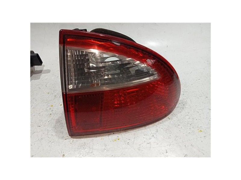 Recambio de piloto trasero derecho para seat leon (1m1)(11.1999) tdi referencia OEM IAM 1M6945096A  