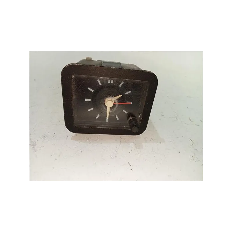 Recambio de reloj horario para ford sierra turnier (1987) td referencia OEM IAM 83BB15000B2B  