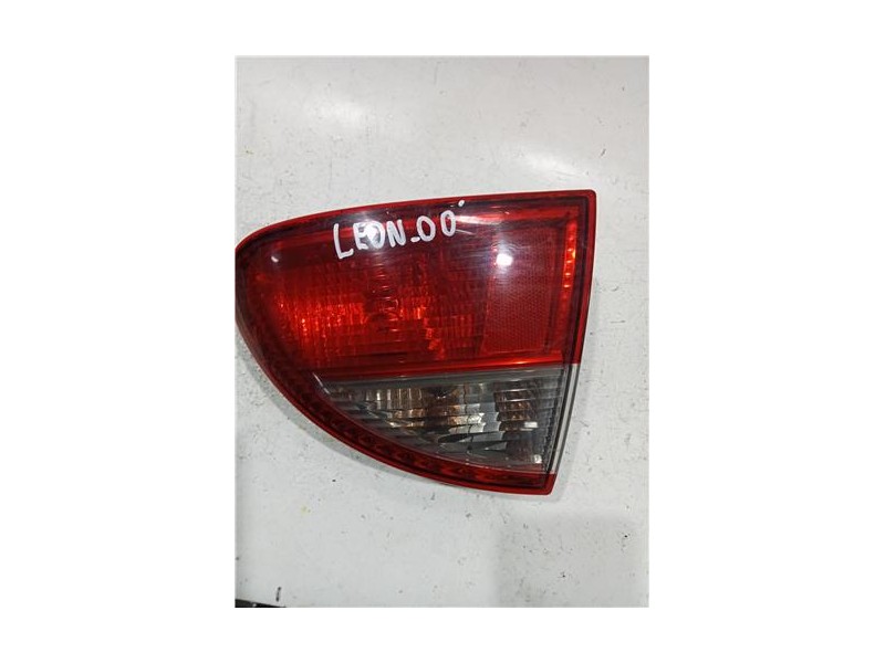 Recambio de piloto trasero derecho para seat leon (1m1)(11.1999) tdi referencia OEM IAM 1M6945096A  