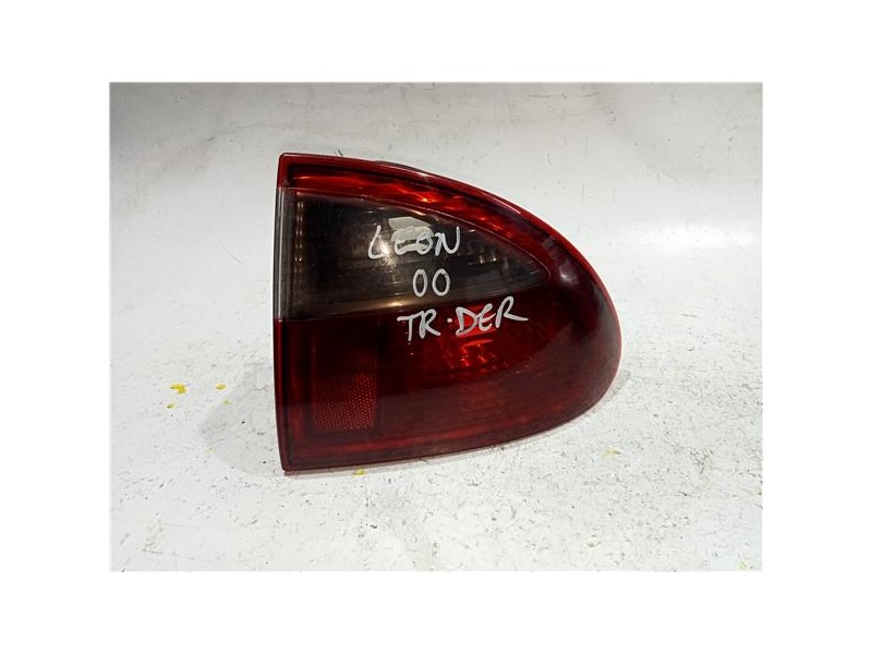 Recambio de piloto trasero derecho para seat leon (1m1)(11.1999) tdi referencia OEM IAM 1M6945112  