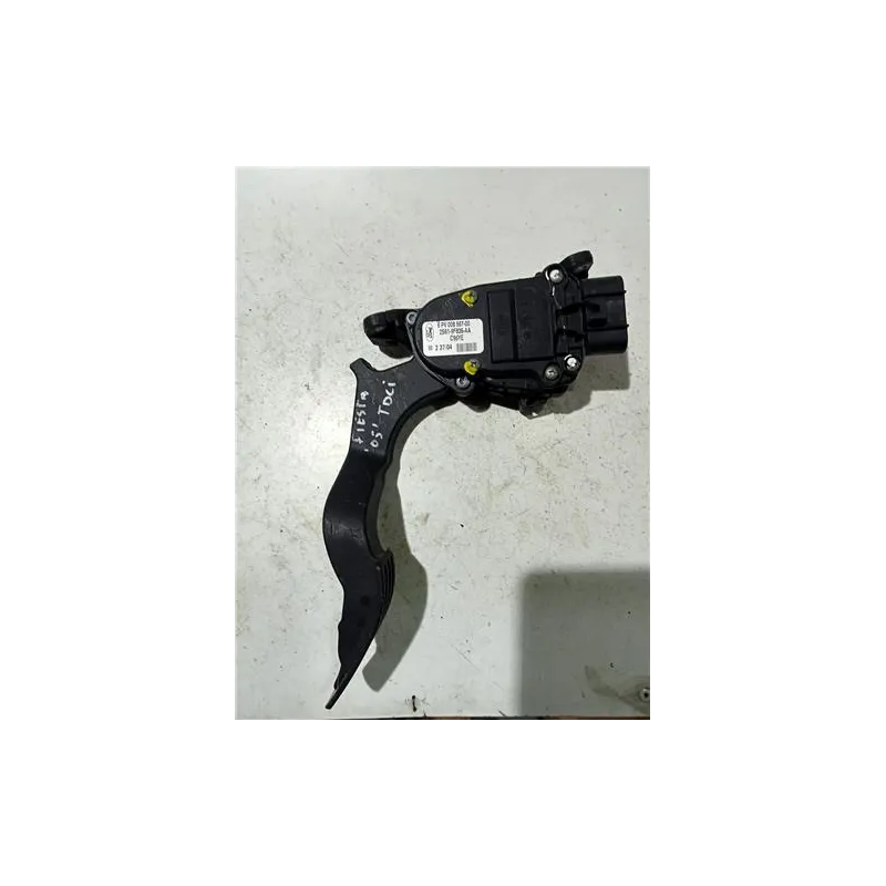 Recambio de potenciometro pedal gas para ford fiesta (cbk)(2002) referencia OEM IAM 6PV00856700  