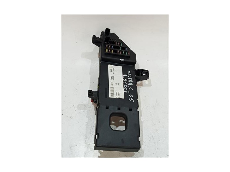 Recambio de caja fusibles/rele para opel vectra c berlina (07.2005) 1.9 cosmo [1,9 ltr. - 88 kw cdti] referencia OEM IAM 1318198