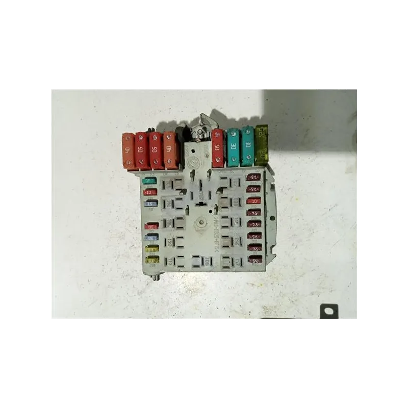 Recambio de caja fusibles/rele para fiat bravo (182)(1995) 1.9 d referencia OEM IAM 0051775688057657  