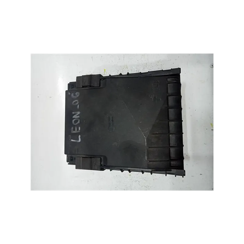 Recambio de caja fusibles/rele para seat leon (1p1)(05.2005) tdi 16v referencia OEM IAM 1K0937132F  