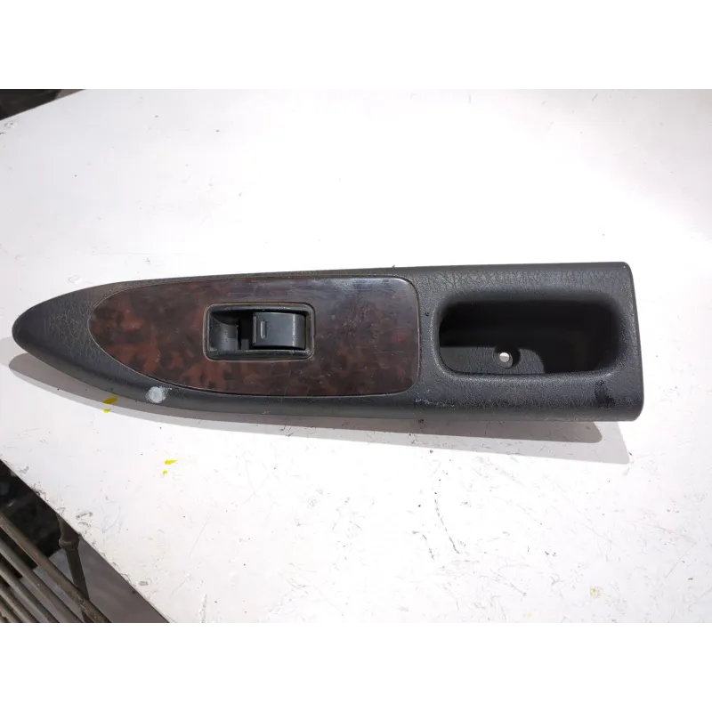 Recambio de botonera puerta delantera izquierda para toyota avensis (_t22_) 2.0 d-4d (cdt220_) referencia OEM IAM   