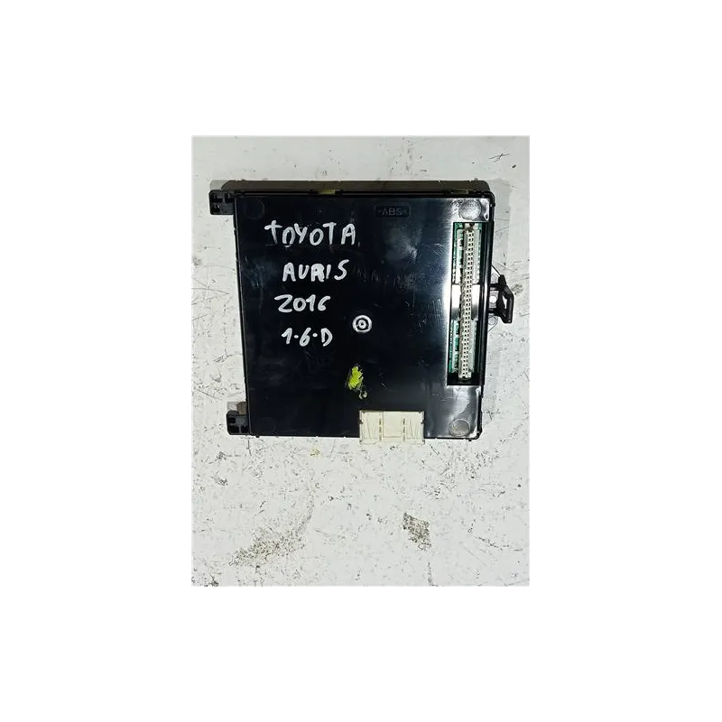 Recambio de caja reles para toyota auris (e18)(10.2012) referencia OEM IAM 8922102480  