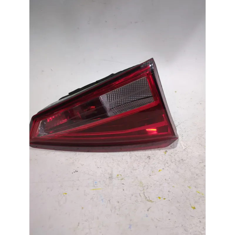 Recambio de piloto porton trasero izquierdo para seat arona 1.0 referencia OEM IAM 6F9945093D  