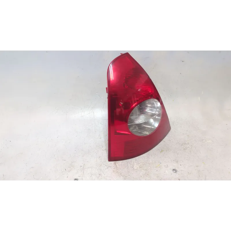 Recambio de piloto trasero izquierdo para renault clio ii (bb_, cb_) 1.2 lpg referencia OEM IAM 8200071413  