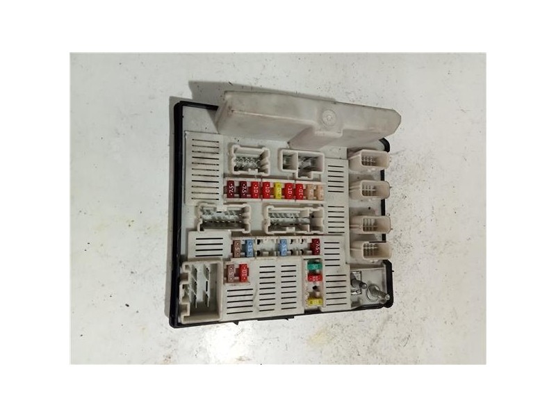 Recambio de caja fusibles/rele para renault megane ii berlina 3p (10.2002) 1.5 dynamique [1,5 ltr. - 78 kw dci diesel] referenci