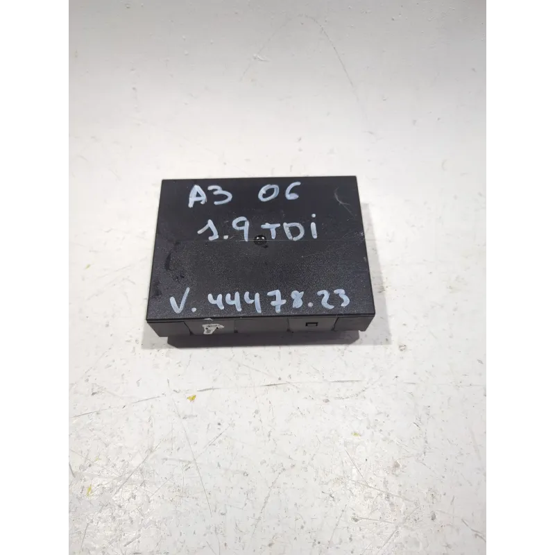 Recambio de modulo electronico para audi a3 (8p1) 1.9 tdi referencia OEM IAM 8P0959433E  