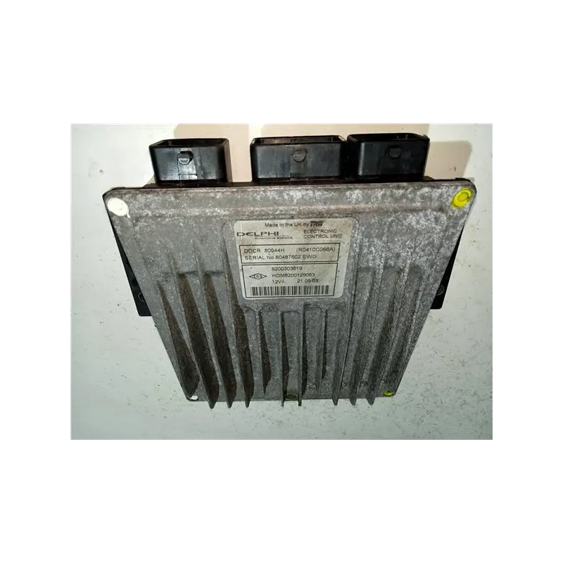 Recambio de centralita inyeccion para renault clio ii symbol (2001) referencia OEM IAM 8200303619  
