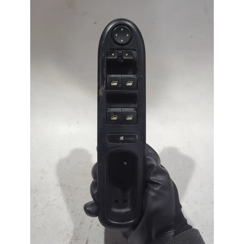Recambio de mando elevalunas delantero izquierdo para peugeot 407 st confort referencia OEM IAM 96468704XT  