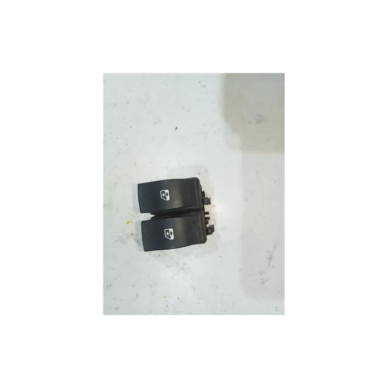 Recambio de mando elevalunas para renault scenic ii (jm)(2003) 1.9 dci (jm12, jm0g) referencia OEM IAM 315050  