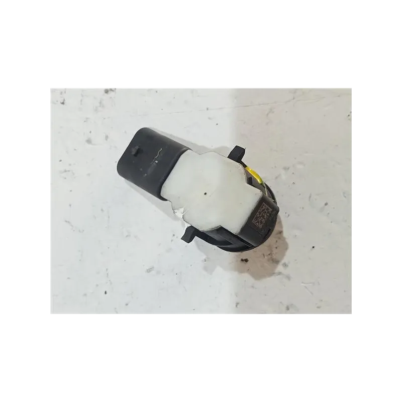 Recambio de sensor parking delantero para bmw serie m4 coupe (f82) basis 24v referencia OEM IAM 9261582A  