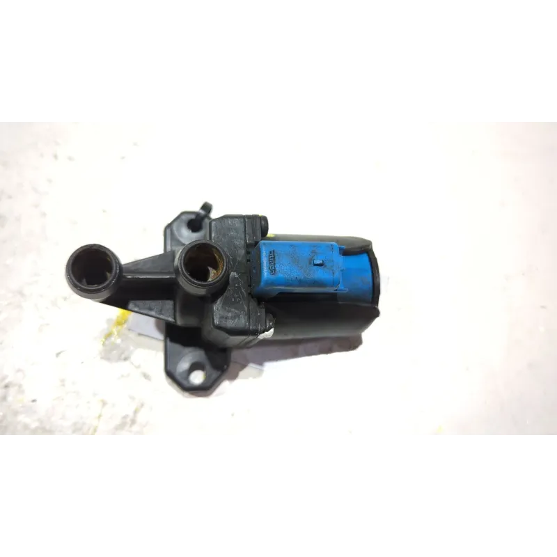 Recambio de bomba agua para peugeot 407 hdi 135 referencia OEM IAM 9640953980  