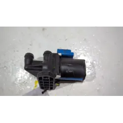 Recambio de bomba agua para peugeot 407 hdi 135 referencia OEM IAM 9640953980  