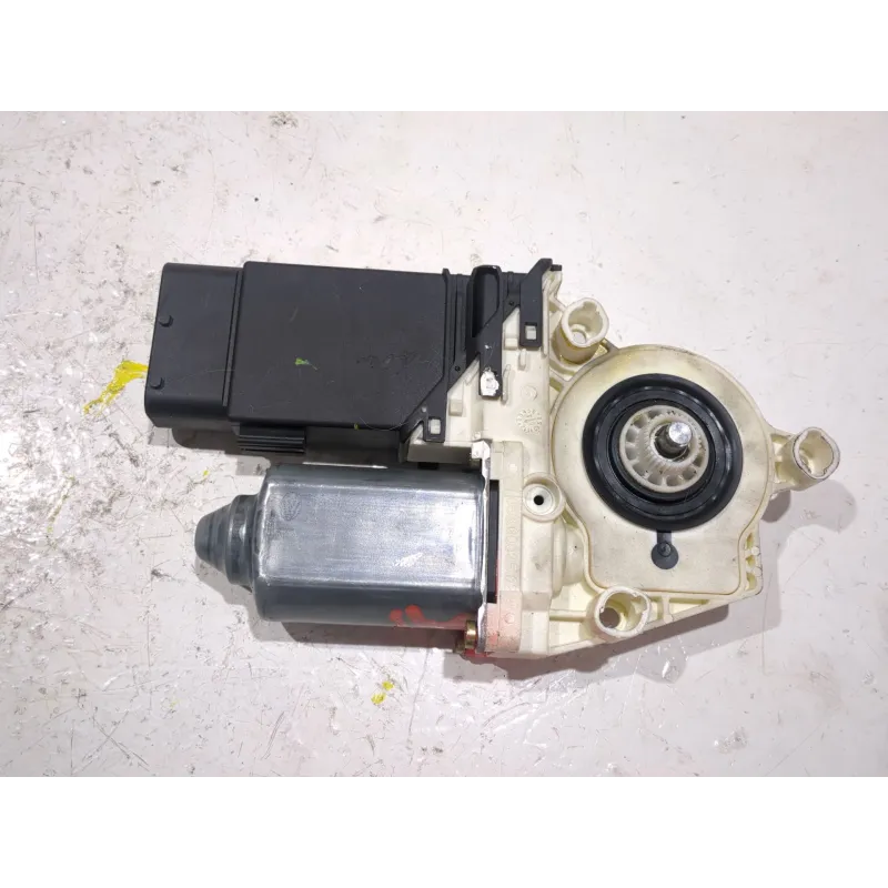 Recambio de motor elevalunas delantero izquierdo para seat leon (1m1) 1.6 referencia OEM IAM 119433  