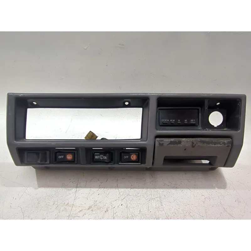 Recambio de consola central para toyota land cruiser (_j7_) 2.4 td (lj70) referencia OEM IAM 45773903  