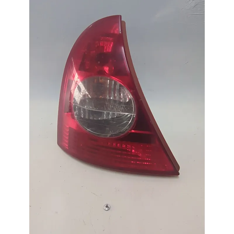 Recambio de piloto trasero izquierdo para renault clio ii (bb_, cb_) 1.5 dci referencia OEM IAM 89023922  