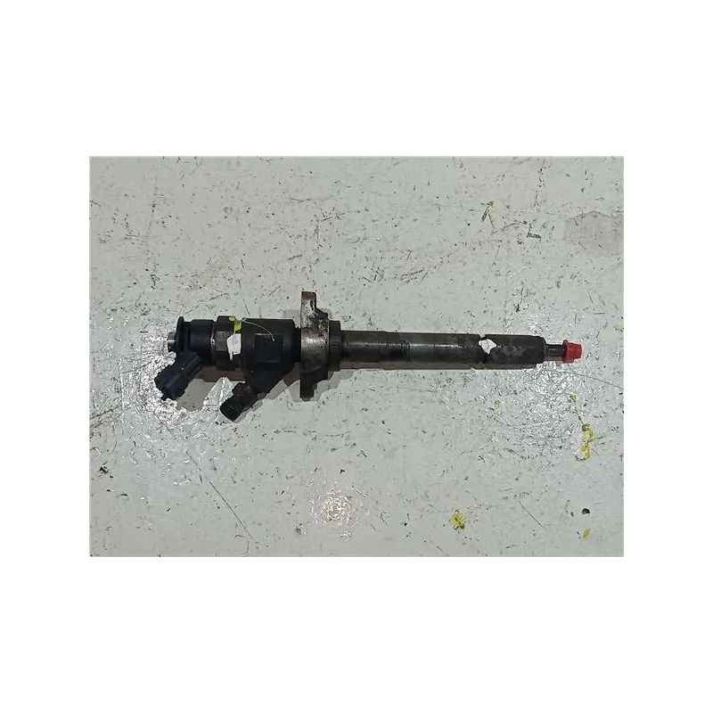 Recambio de inyector para peugeot 407 hdi 135 referencia OEM IAM 0445110297  