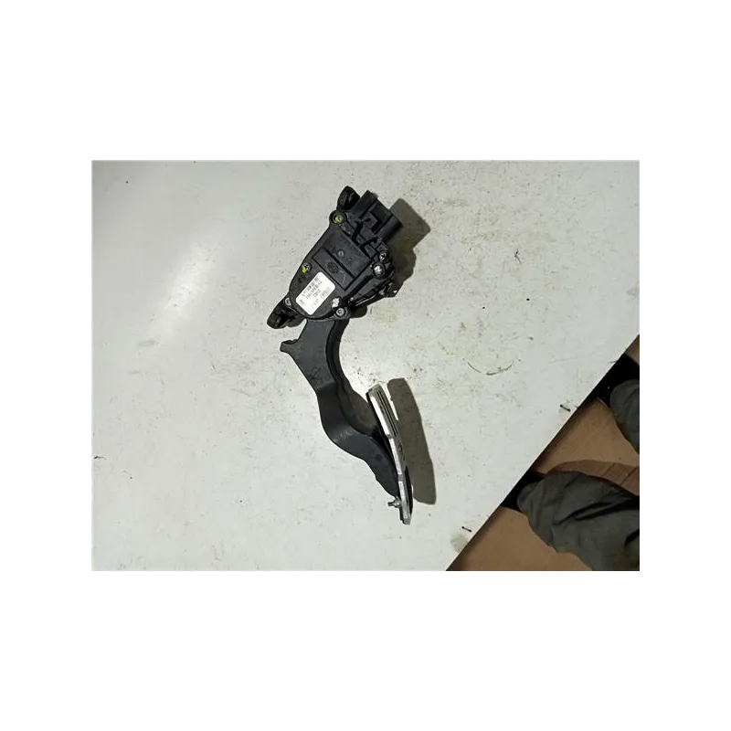 Recambio de potenciometro pedal gas para ford fiesta (cbk)(2002) referencia OEM IAM 6PV00856700  