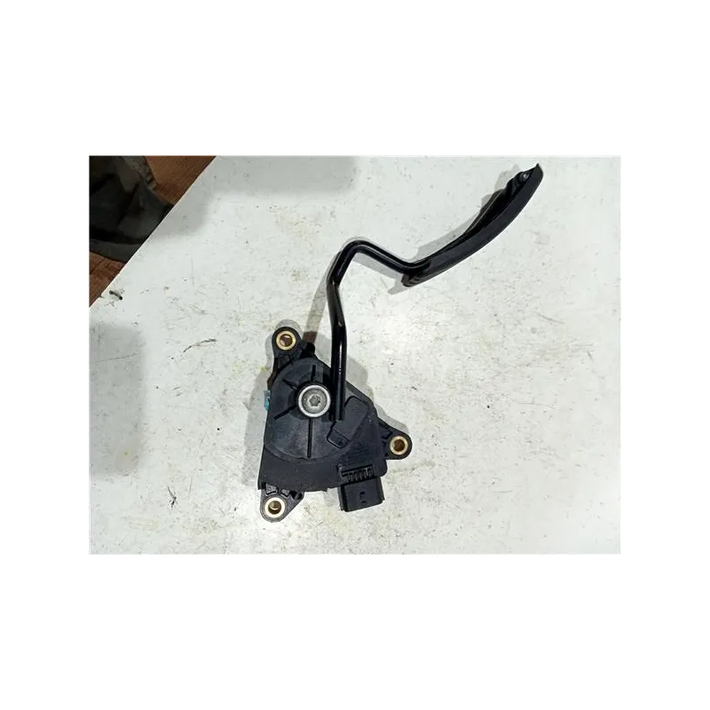 Recambio de potenciometro pedal gas para renault clio iii (2005) 1.1 75 cv referencia OEM IAM 8200297342B  
