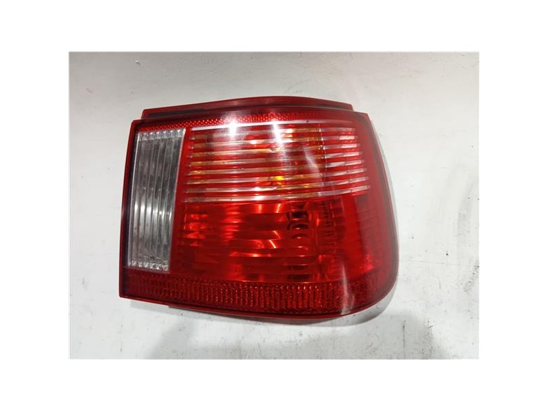 Recambio de piloto trasero derecho para seat ibiza (6k1)(08.1999) 1.4 referencia OEM IAM 6K6945258C 964040  