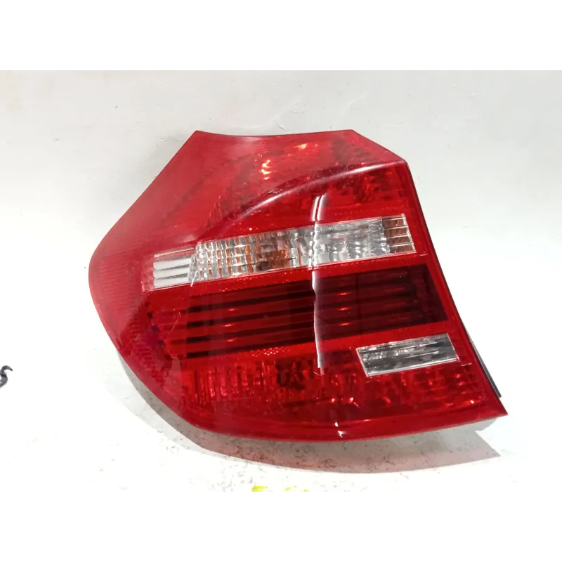 Recambio de piloto trasero izquierdo para bmw s 1 118d 2.0 d referencia OEM IAM 301639  