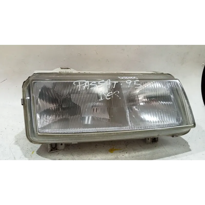 Recambio de faro delantero izquierdo para volkswagen passat berlina (3a2)(09.1993) 1.8 referencia OEM IAM 14197000R  