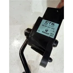 Recambio de potenciometro pedal gas para renault clio iii (2005) 1.1 75 cv referencia OEM IAM 8200297342A  