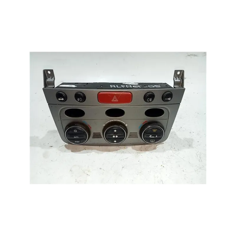 Recambio de mandos climatizador para alfa romeo gt (125)(2004) 1.9 jtd referencia OEM IAM 01560513690  