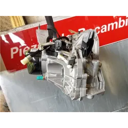 Recambio de caja cambios manual para dacia sandero ii (10.2012) ambiance 16v cat referencia OEM IAM JH3397  