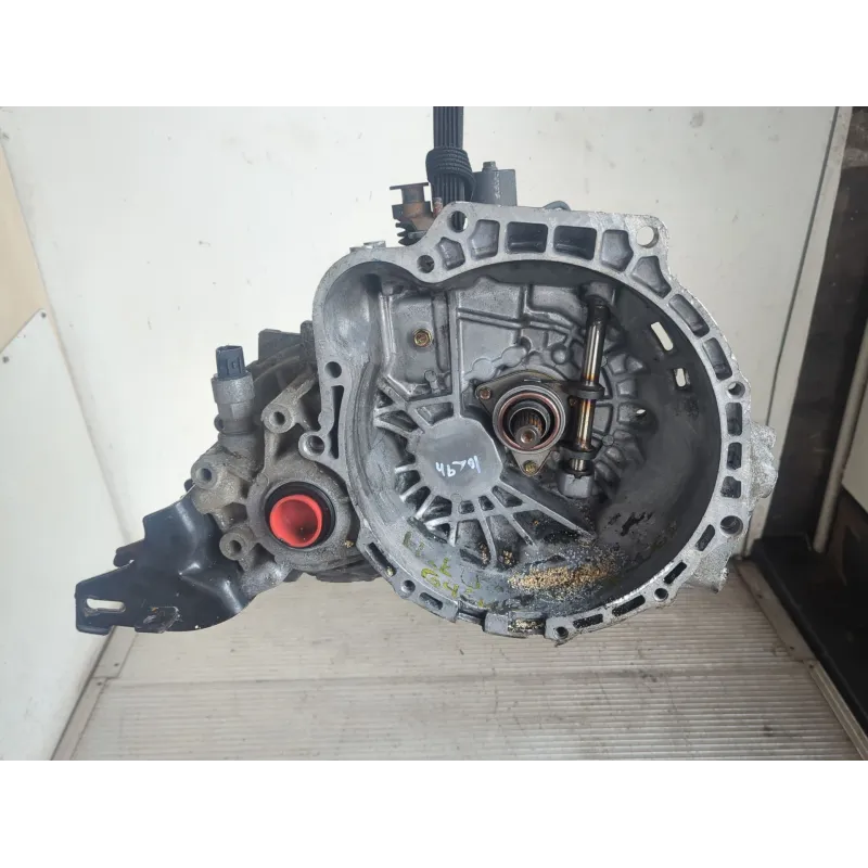 Recambio de caja cambios manual para hyundai elantra sedán (xd) 2.0 crdi referencia OEM IAM J11873  