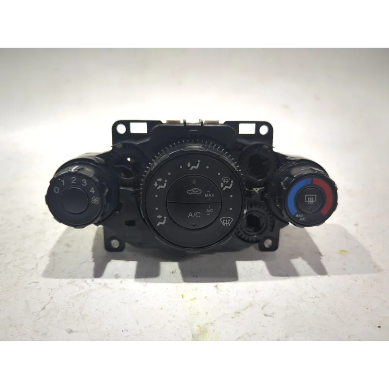 Recambio de mando climatizador para ford fiesta vi (cb1, ccn) 1.4 tdci referencia OEM IAM 8A6118549  