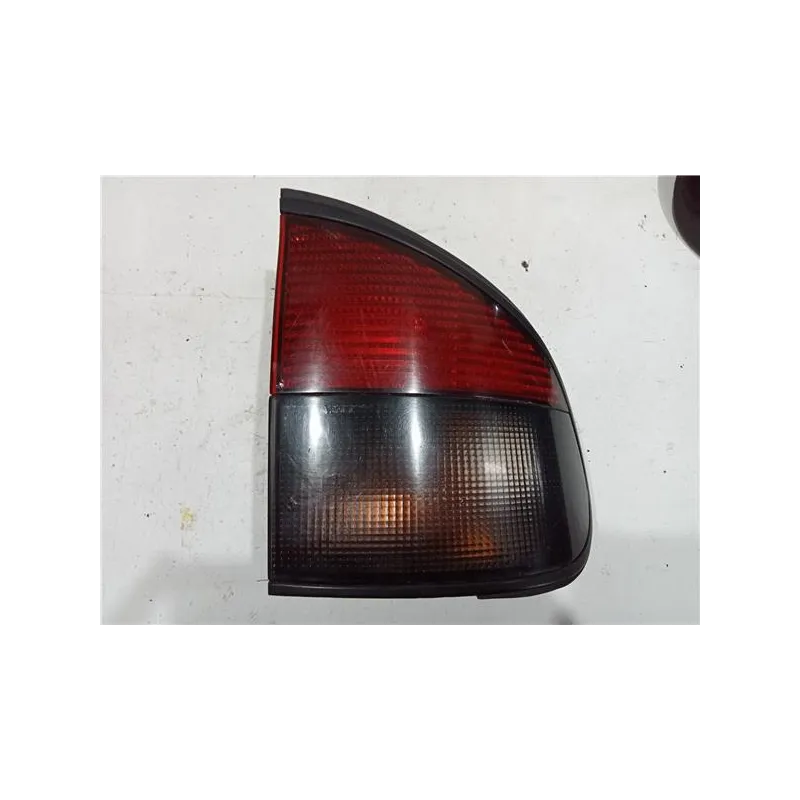 Recambio de piloto trasero derecho para renault safrane (b54)(1994) 2.0 12v (b542, b54e) referencia OEM IAM 7700808304  