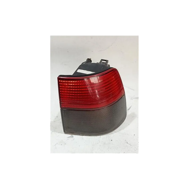 Recambio de piloto trasero derecho para seat toledo (1l)(09.1991) 1.6 i referencia OEM IAM E1 6R0142795  