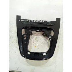 Recambio de embellecedor palanca cambio para lancia ypsilon (402)(2011) 0.9 gold [0,9 ltr. - 63 kw twin air] referencia OEM IAM 