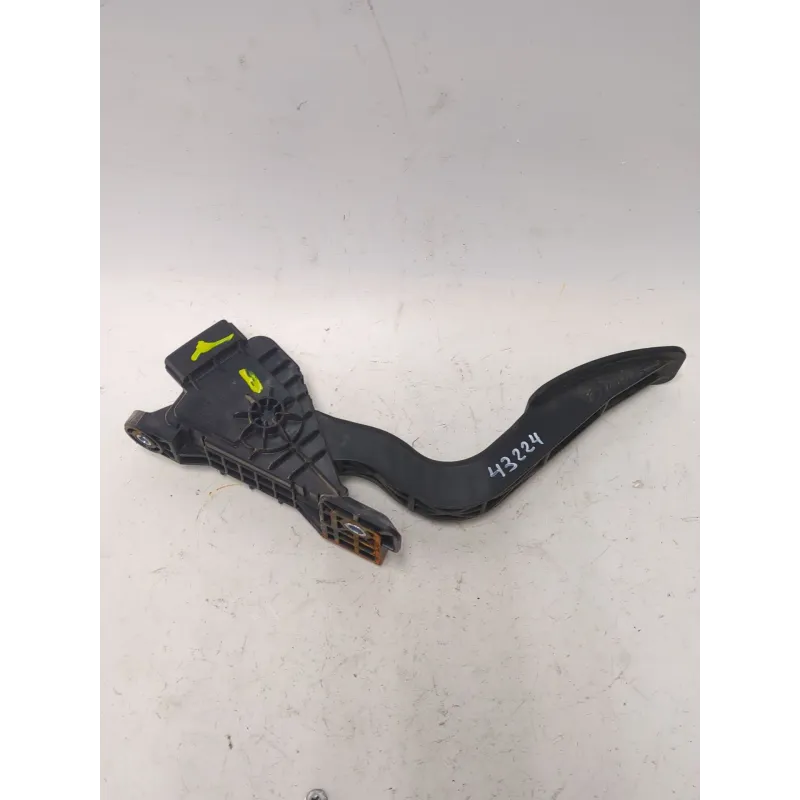 Recambio de potenciometro pedal para mazda 5 (cr) 2.0 cd (cr19) referencia OEM IAM 1988003480  