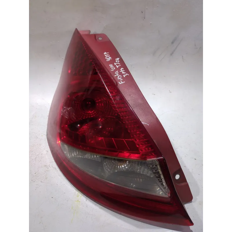 Recambio de piloto trasero izquierdo para ford fiesta vi (cb1, ccn) 1.4 tdci referencia OEM IAM 8A6113405A  