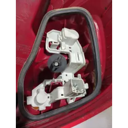 Recambio de piloto trasero izquierdo para ford fiesta vi (cb1, ccn) 1.4 tdci referencia OEM IAM 8A6113405A  
