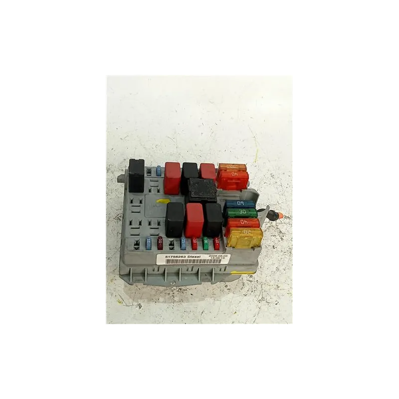 Recambio de caja fusibles/rele para fiat i doblo cargo (2005) referencia OEM IAM 51756263DIESEL  