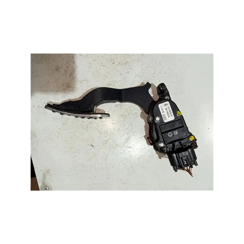 Recambio de potenciometro pedal gas para ford fiesta (cbk)(2002) referencia OEM IAM 6PV00856700  