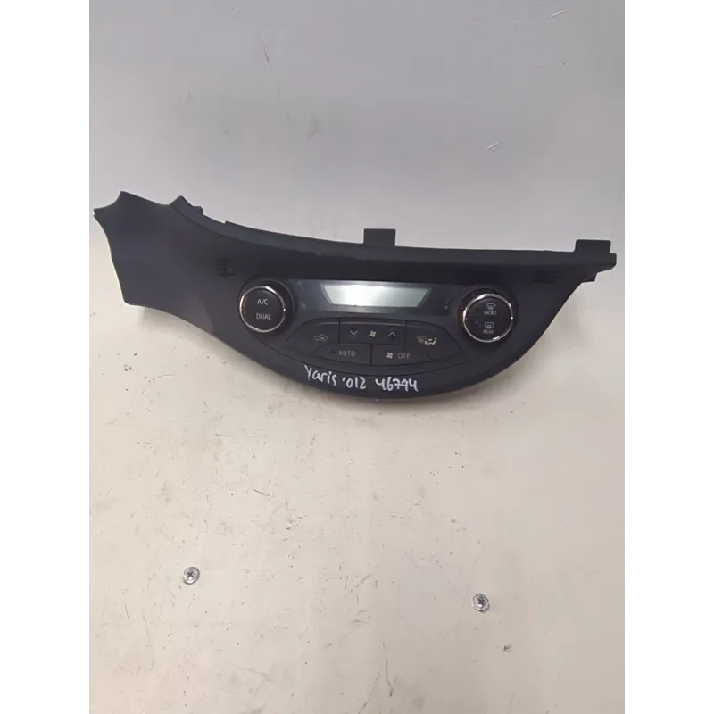Recambio de mando climatizador para toyota yaris (_p13_) 1.4 d (nlp130_) referencia OEM IAM 75F206  