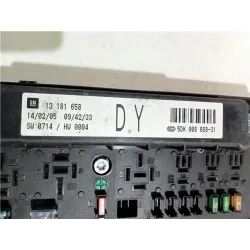 Recambio de caja fusibles/rele para opel astra h berlina (2004) 1.6 referencia OEM IAM 13181658  