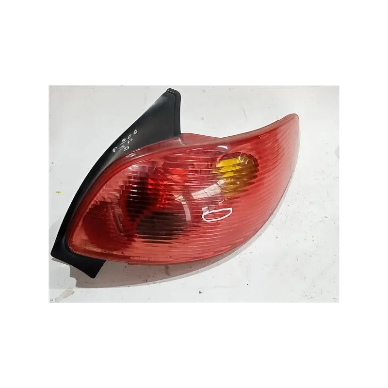 Recambio de piloto trasero derecho para peugeot 206 (1998) 1.4 hdi eco 70 referencia OEM IAM PILOTO TRASERO  