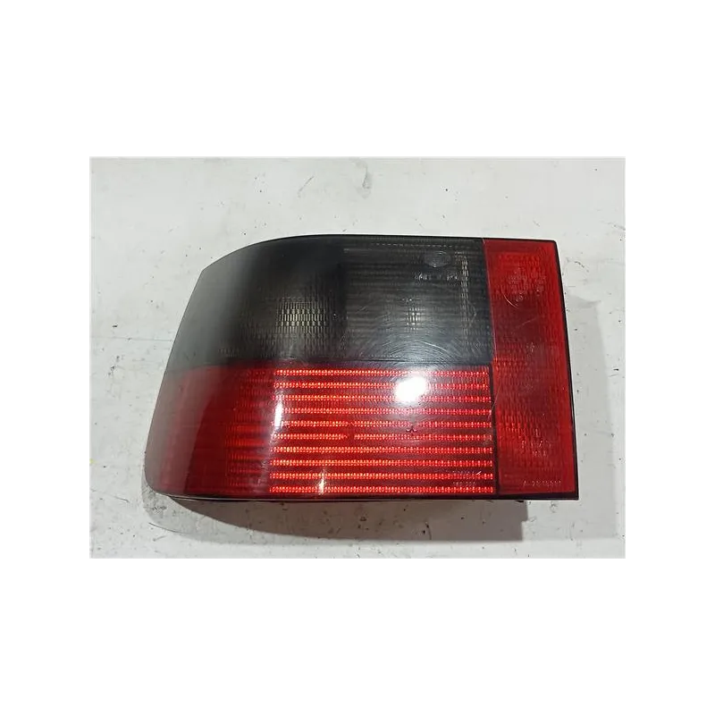 Recambio de piloto trasero izquierdo para seat ibiza (6k1)(1993) 1.4 i referencia OEM IAM E10063289  