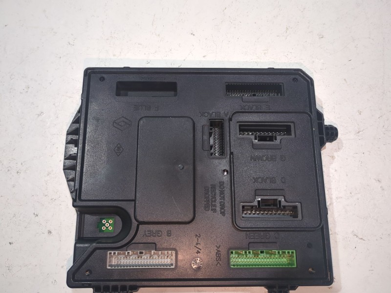 Recambio de caja reles / fusibles para renault megane iii berlina 5p (2008) 1.5 dynamique [1,5 ltr. - 78 kw dci diesel] referenc