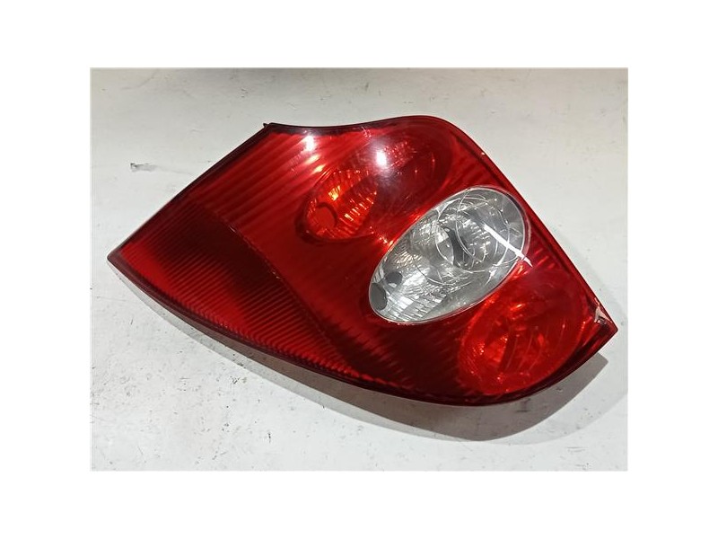 Recambio de piloto trasero izquierdo para renault laguna ii grandtour (kg0)(2001) 1.9 dci (kg1v) referencia OEM IAM 8200002471  
